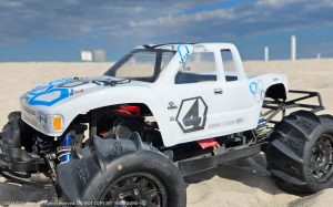 URCG Edition - Traxxas Slash 4x4, ProLine body - White Crawler Body, Traxxas Dirt Tires - named Hexygone-4